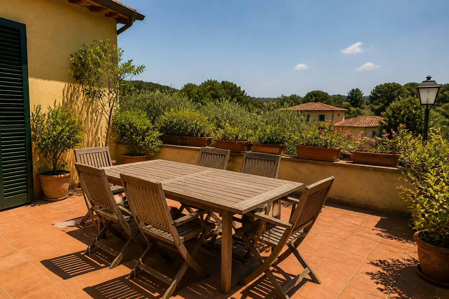Tavolo esterno esposto al sole senza ombrellone